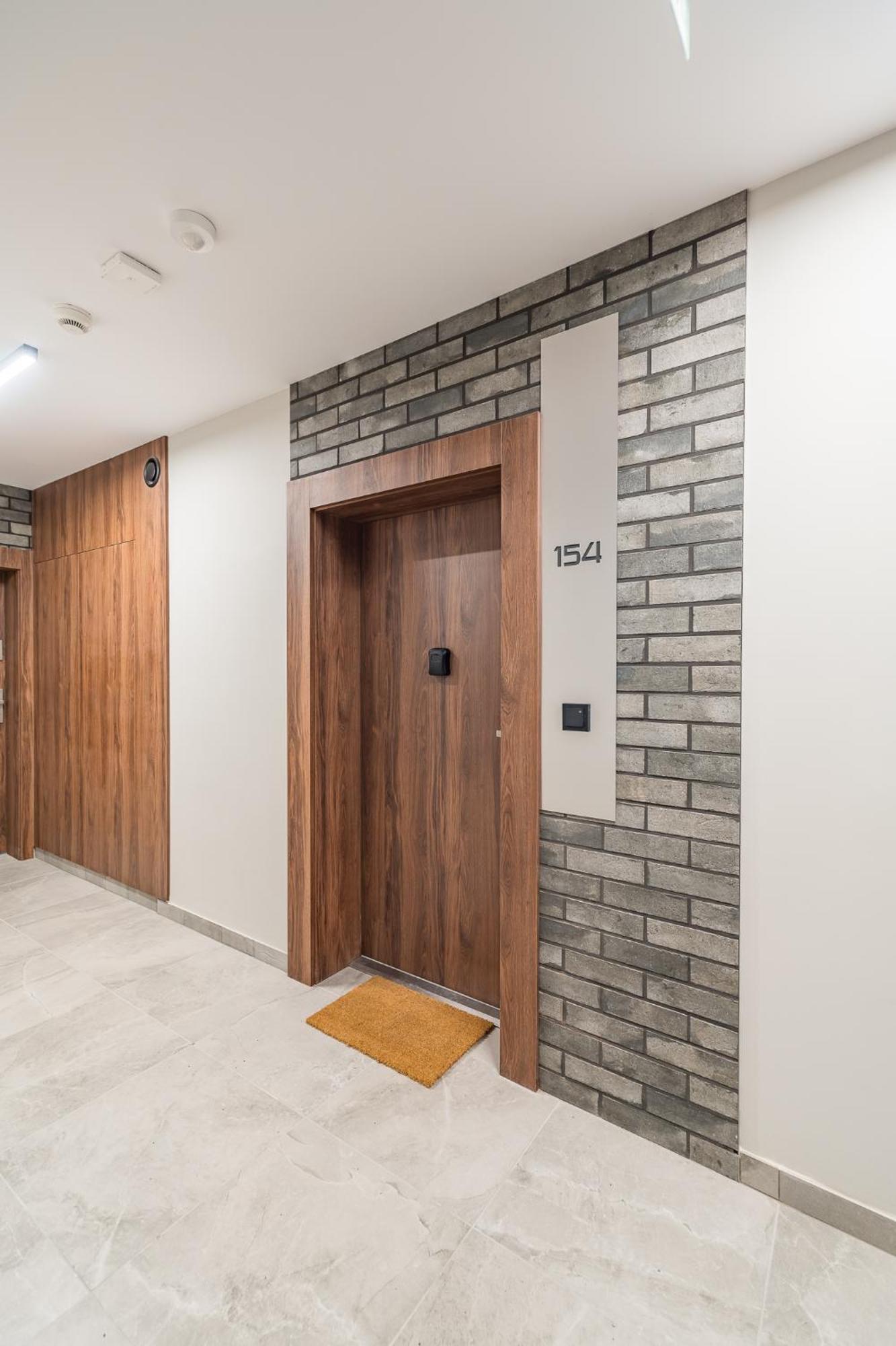 Apartament Business - 47m2, Balcony And Parking By Rentujemy *